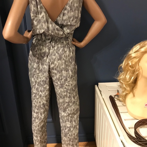 Jumpsuit - Picture 3 of 6
